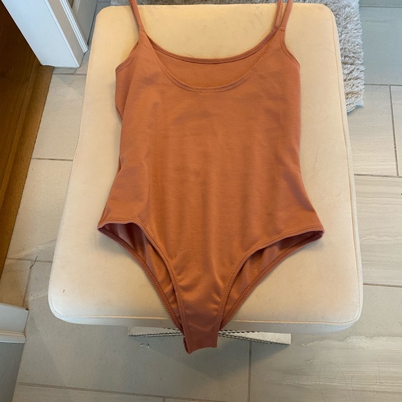Mauve body suit - Picture 2 of 3
